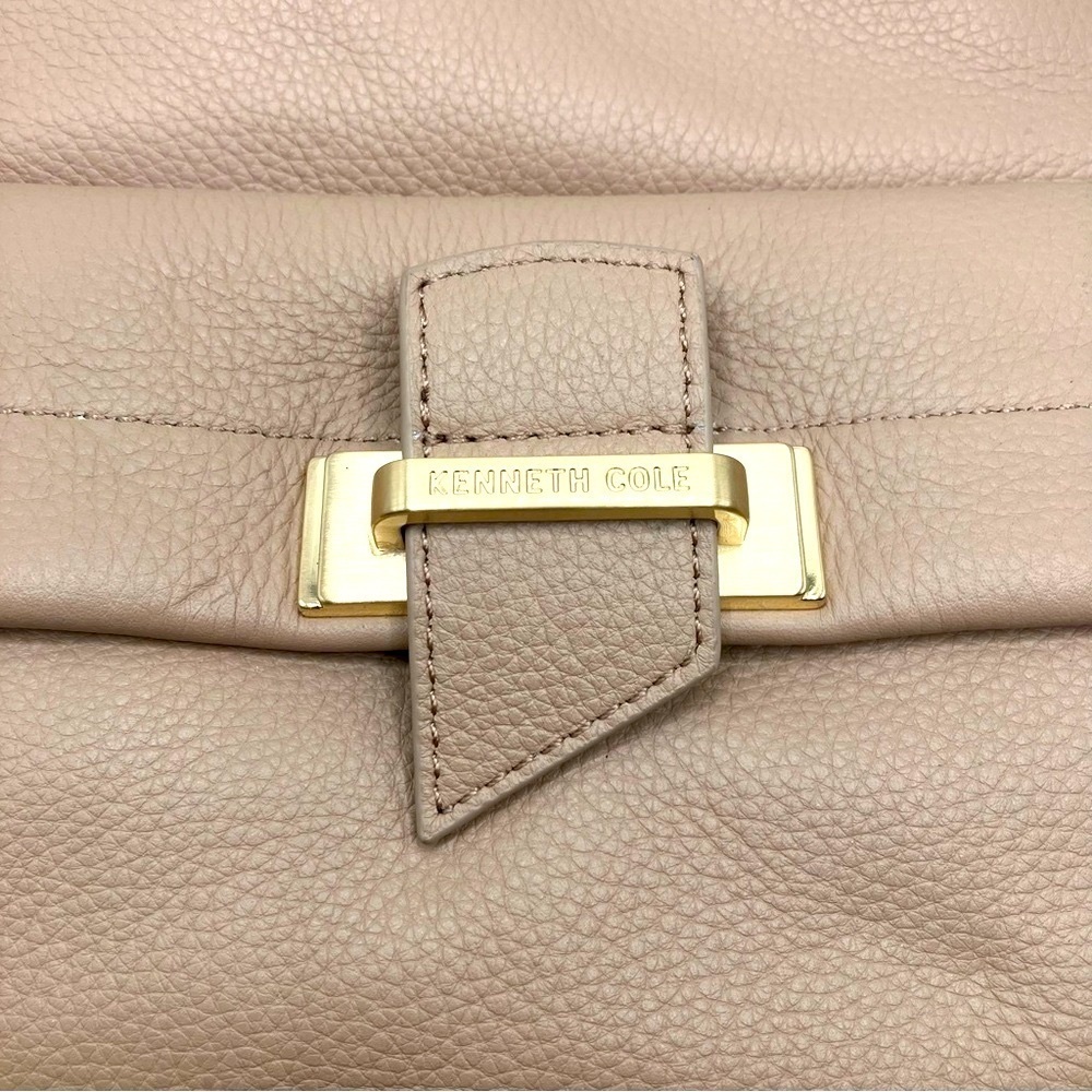 NWOT Kenneth Cole New York Crosby Leather Crossbody Beige Designer Crossbody Bag - Picture 2 of 9